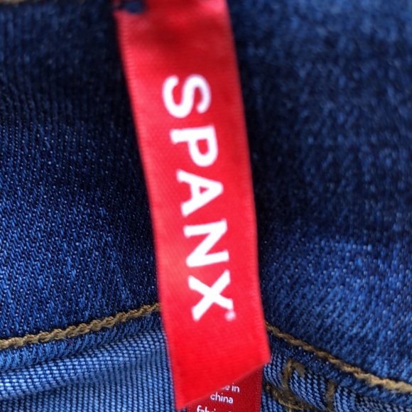 Spanx Everywear Flare Pull On Raw Hem Jeans Size Medium - Picture 6 of 7